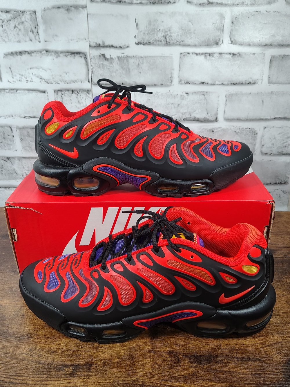 Nike Air Max Plus Drift All Day Black Bright Crimson Mens Size 9.5 FD4290-003